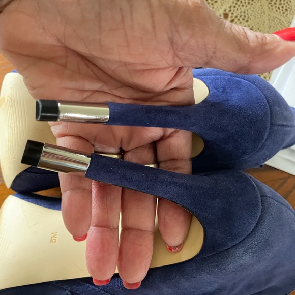 GUESS - Picture 6 of 12